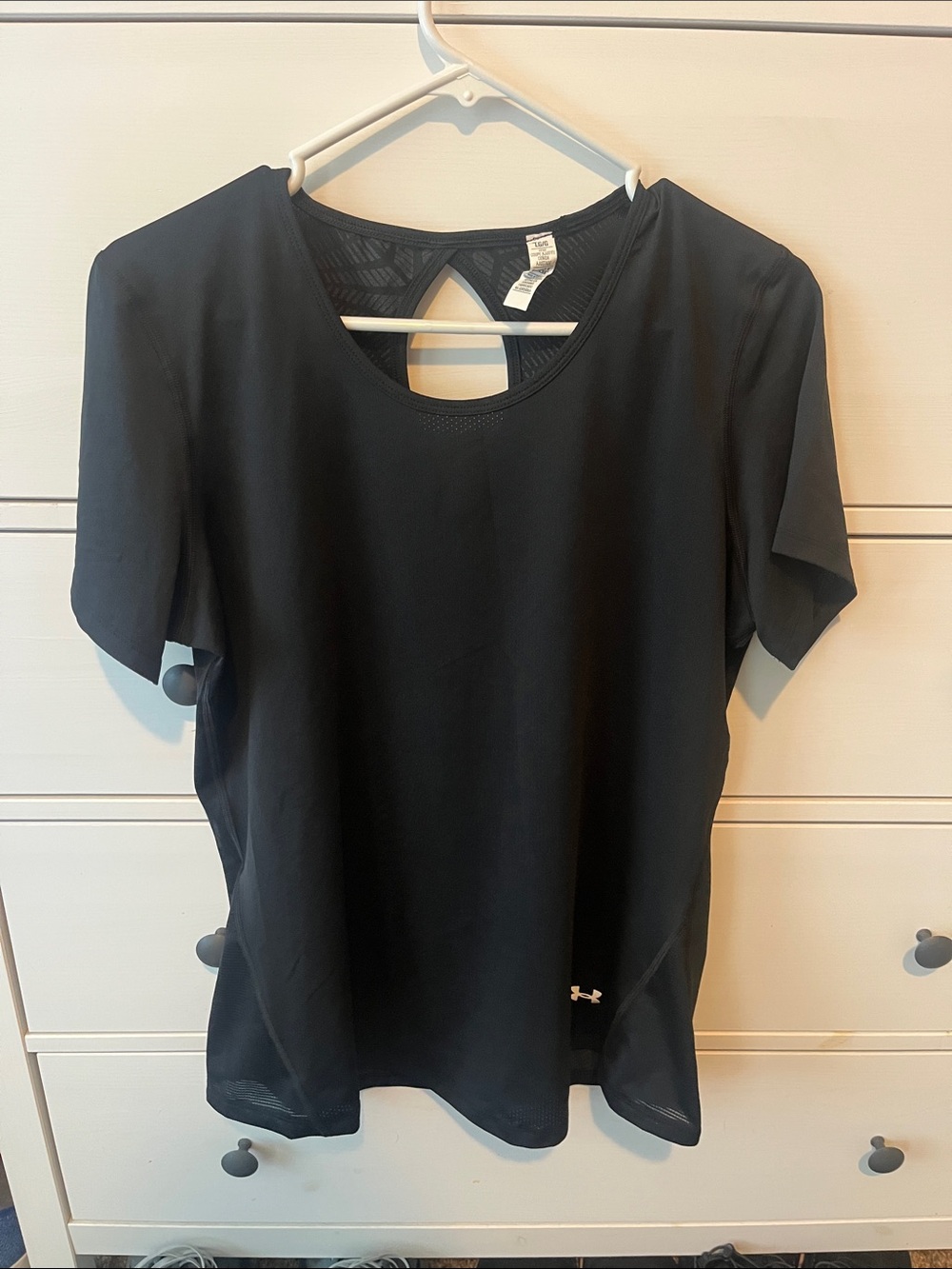 NWOT Under Armour Black Short-Sleeve Women’s Athletic Tee Size Large